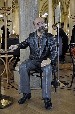 Peter_altenberg_central_Andreas Faessler_Wikipedia.jpg