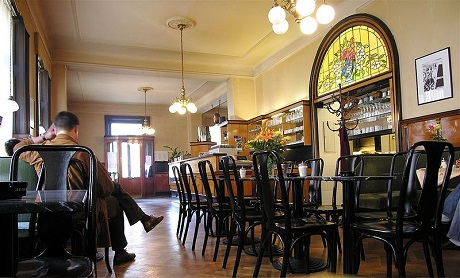 800px-Wiener_Cafe_2007_Wieden