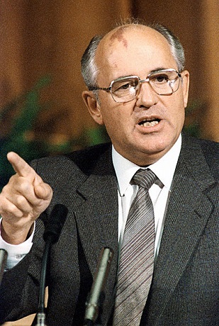 404px-RIAN_archive_359290_Mikhail_Gorbachev