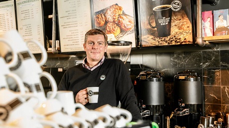 Dieses Bild hat ein leeres alt-Attribut; sein Dateiname ist gf-deutschland-nikolas-niebuhr.jpg.